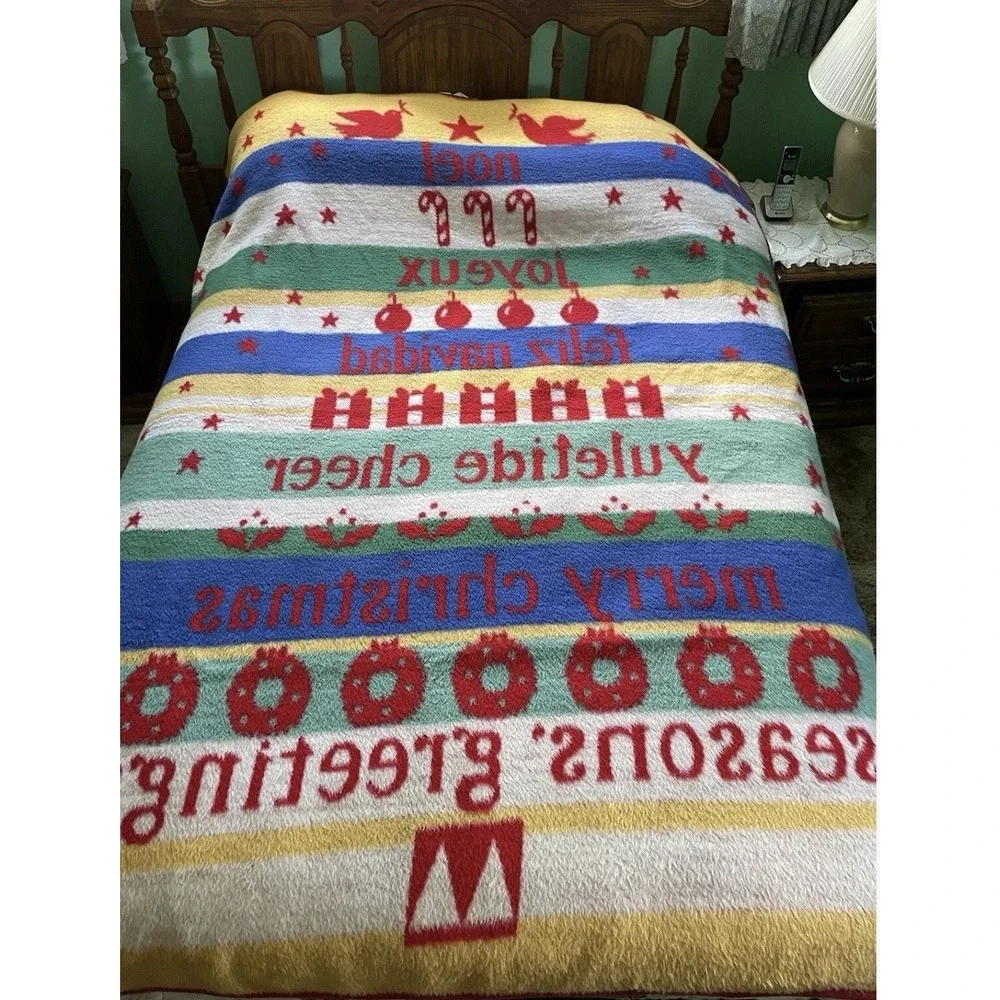 VTG VUTEKS CROWN CRAFT ACRYLIC‎ PILE BLANKET 60